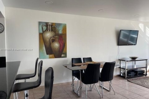 Снять в аренду кондоминиум в Холливуд, Флорида 2 спальни, 115.94м2, № 1860153 - фото 11