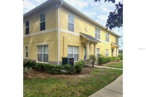 Townhouse in Valrico, Florida 3 bedrooms, 130.81 sq.m. № 2394445