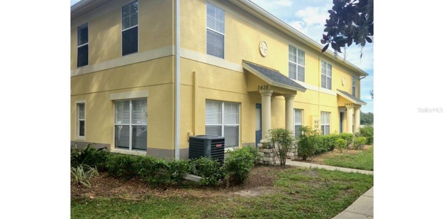 Townhouse in Valrico, Florida 3 bedrooms, 130.81 sq.m. № 2394445