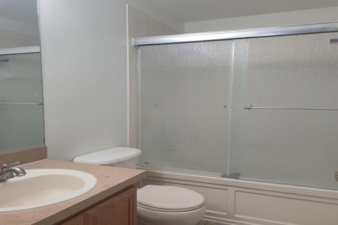 Townhouse in Valrico, Florida 3 bedrooms, 130.81 sq.m. № 2394445 - photo 17