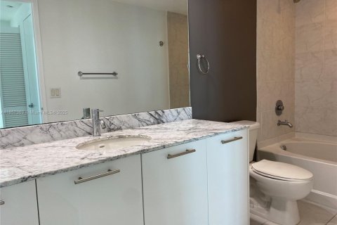 Copropriété à louer à Miami, Floride: 2 chambres, 102.29 m2 № 1882373 - photo 15