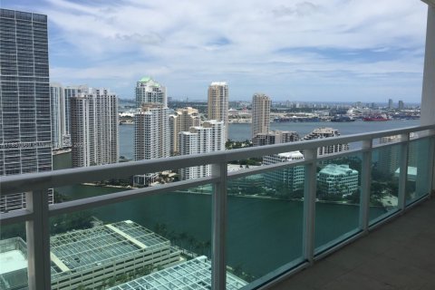 Copropriété à louer à Miami, Floride: 2 chambres, 102.29 m2 № 1882373 - photo 2