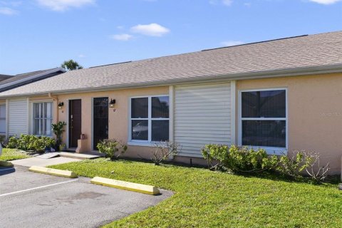 House in Kissimmee, Florida 2 bedrooms, 89.19 sq.m. № 2097855