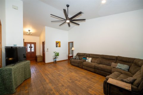 Casa en venta en Saint Cloud, Florida, 4 dormitorios № 2027350 - foto 23