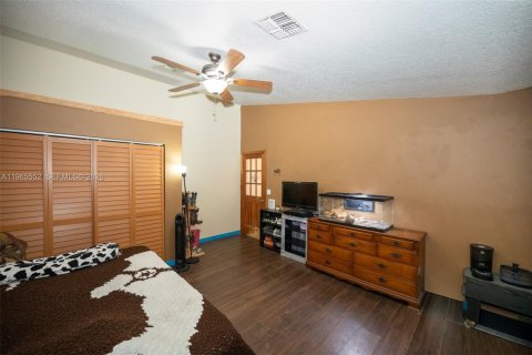 Casa en venta en Saint Cloud, Florida, 4 dormitorios № 2027350 - foto 5