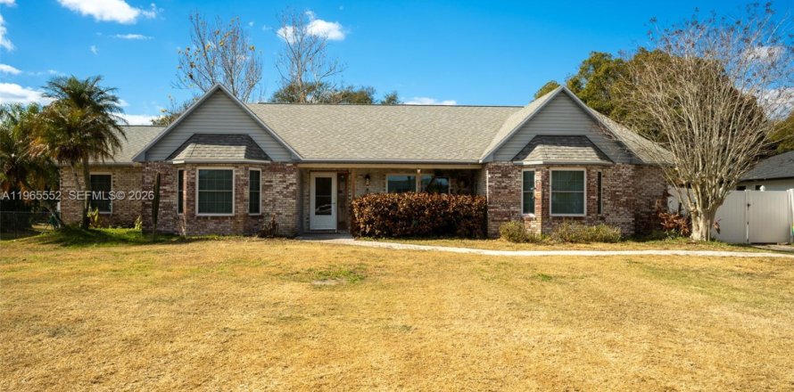Casa en Saint Cloud, Florida 4 dormitorios № 2027350