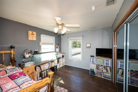 Casa en venta en Saint Cloud, Florida, 4 dormitorios № 2027350 - foto 11