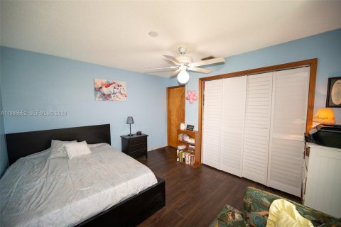 Casa en venta en Saint Cloud, Florida, 4 dormitorios № 2027350 - foto 10