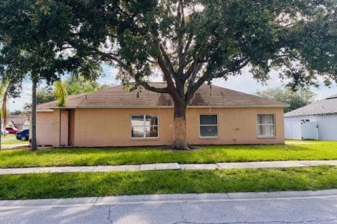House in Tampa, Florida 3 bedrooms, 116.5 sq.m. № 1786690 - photo 2
