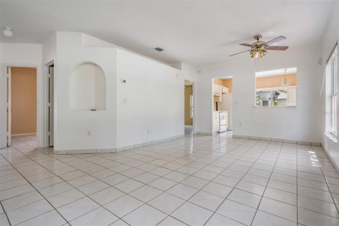 House in Tampa, Florida 3 bedrooms, 116.5 sq.m. № 1786690 - photo 19
