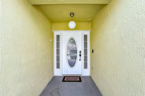 House in Davenport, Florida 4 bedrooms, 151.9 sq.m. № 1569201 - photo 4