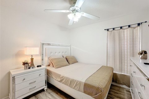 House in Davenport, Florida 4 bedrooms, 151.9 sq.m. № 1569201 - photo 30