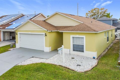 House in Davenport, Florida 4 bedrooms, 151.9 sq.m. № 1569201 - photo 2