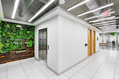 Купить коммерческую недвижимость в Дорал, Флорида № 1706378 - фото 7