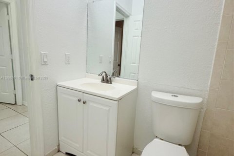 Villa ou maison à louer à Miami, Floride: 3 chambres, 109.81 m2 № 1941195 - photo 13