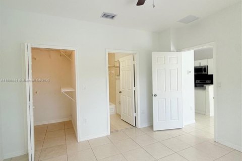 Villa ou maison à louer à Miami, Floride: 3 chambres, 109.81 m2 № 1941195 - photo 16