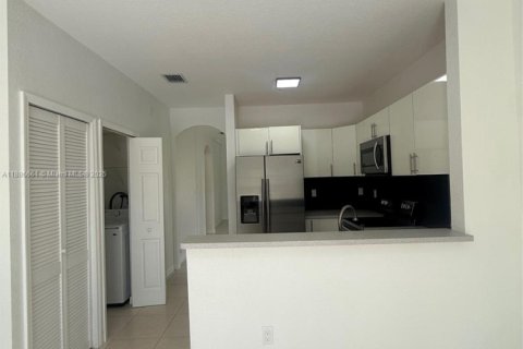 Villa ou maison à louer à Miami, Floride: 3 chambres, 109.81 m2 № 1941195 - photo 7