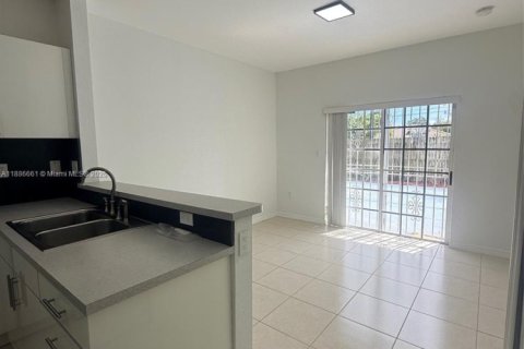 Villa ou maison à louer à Miami, Floride: 3 chambres, 109.81 m2 № 1941195 - photo 18