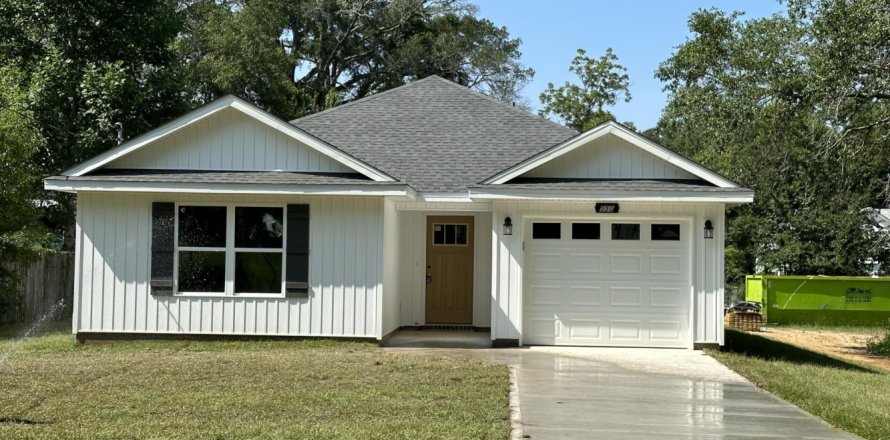 House in Crestview, Florida 3 bedrooms, 128.02 sq.m. № 561606