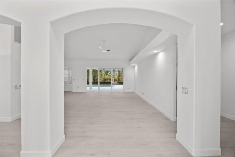 Casa en venta en Palm City, Florida, 4 dormitorios, 238.39 m2 № 2078298 - foto 9
