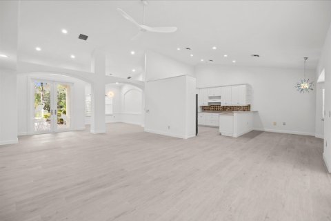 Casa en venta en Palm City, Florida, 4 dormitorios, 238.39 m2 № 2078298 - foto 12