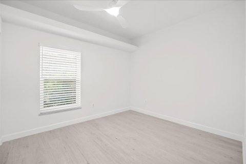 Casa en venta en Palm City, Florida, 4 dormitorios, 238.39 m2 № 2078298 - foto 29