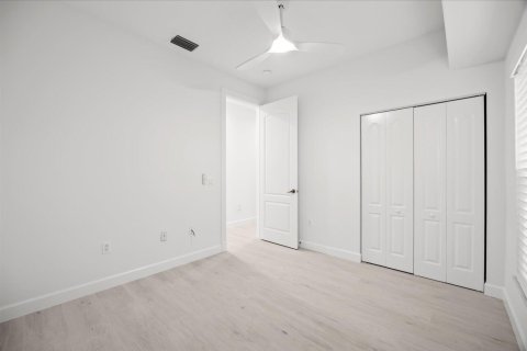 Casa en venta en Palm City, Florida, 4 dormitorios, 238.39 m2 № 2078298 - foto 30