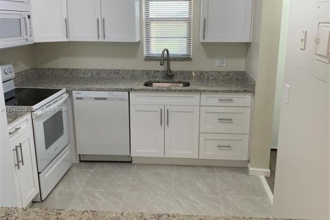 Снять в аренду кондоминиум в Бока-Ратон, Флорида 2 спальни, 90.95м2, № 2001988 - фото 4