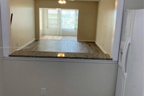 Снять в аренду кондоминиум в Бока-Ратон, Флорида 2 спальни, 90.95м2, № 2001988 - фото 7