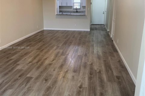 Снять в аренду кондоминиум в Бока-Ратон, Флорида 2 спальни, 90.95м2, № 2001988 - фото 2