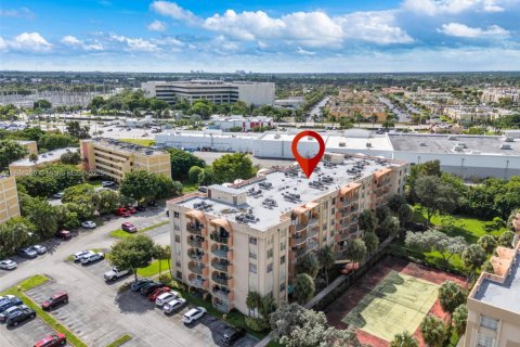 Condo in Miami, Florida, 2 bedrooms  № 1954059 - photo 23