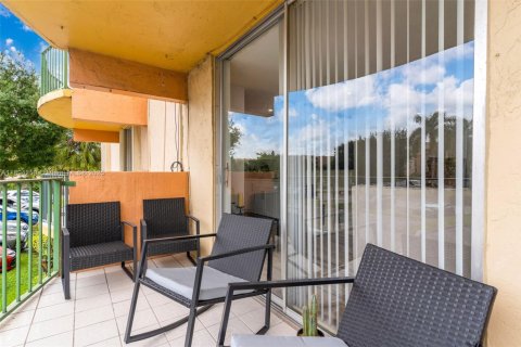 Condo in Miami, Florida, 2 bedrooms  № 1954059 - photo 19