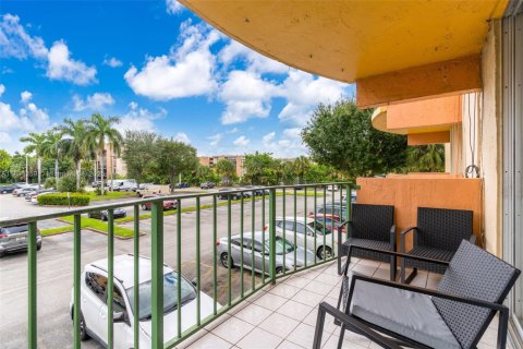 Condo in Miami, Florida, 2 bedrooms  № 1954059 - photo 20