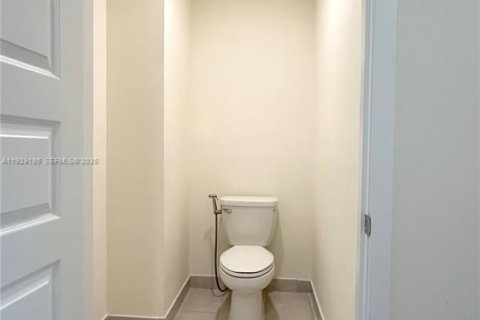 Townhouse in URBANA in Doral, Florida 3 bedrooms, 259.1 sq.m. № 1989808 - photo 29