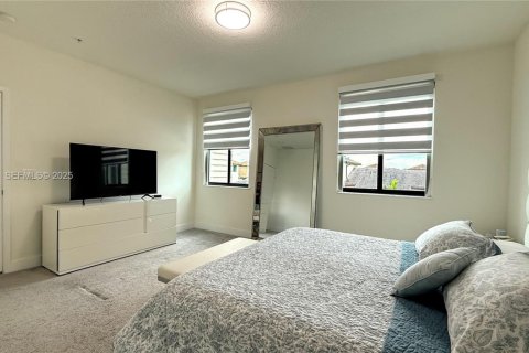 Townhouse in URBANA in Doral, Florida 3 bedrooms, 259.1 sq.m. № 1989808 - photo 27