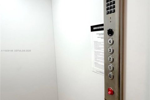 Townhouse in URBANA in Doral, Florida 3 bedrooms, 259.1 sq.m. № 1989808 - photo 15