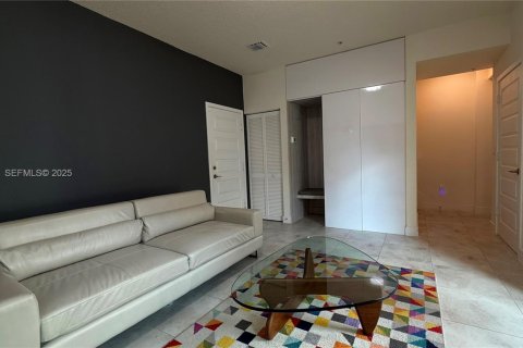 Townhouse in URBANA in Doral, Florida 3 bedrooms, 259.1 sq.m. № 1989808 - photo 11