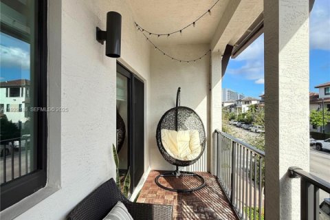 Townhouse in URBANA in Doral, Florida 3 bedrooms, 259.1 sq.m. № 1989808 - photo 22