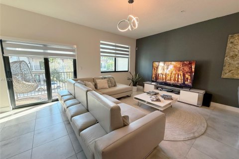 Townhouse in URBANA in Doral, Florida 3 bedrooms, 259.1 sq.m. № 1989808 - photo 21