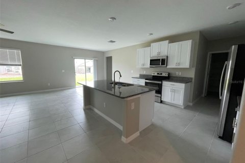 Casa en alquiler en Wesley Chapel, Florida, 6 dormitorios, 287.25 m2 № 2410270 - foto 3