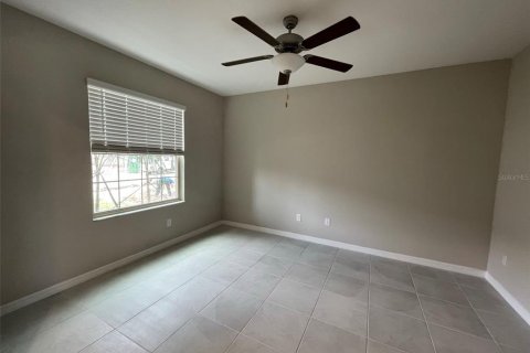 Casa en alquiler en Wesley Chapel, Florida, 6 dormitorios, 287.25 m2 № 2410270 - foto 2