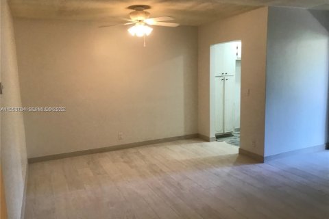 Condominio en alquiler en Hallandale Beach, Florida, 1 dormitorio, 74.32 m2 № 2017624 - foto 5