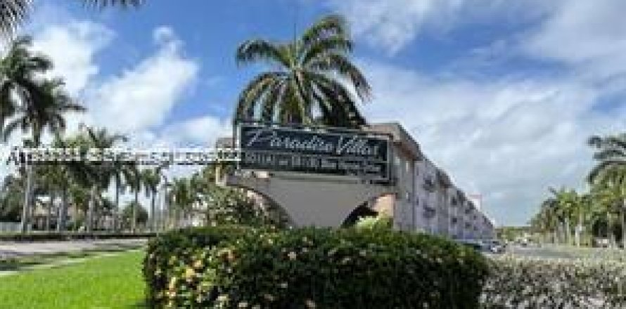 Condominio en Hallandale Beach, Florida, 1 dormitorio  № 2017624