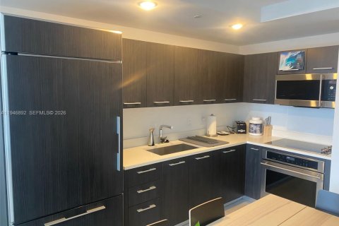 Снять в аренду квартиру в Майами, Флорида 1 спальня, 79.15м2, № 2003132 - фото 23