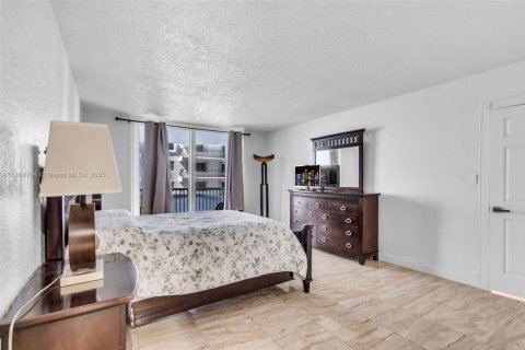 Copropriété à louer à Miami Beach, Floride: 1 chambre, 91.04 m2 № 1889093 - photo 14
