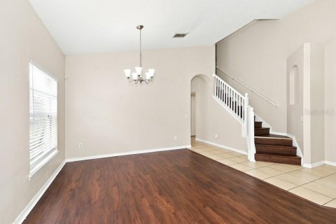 Villa ou maison à louer à Leesburg, Floride: 3 chambres, 215.53 m2 № 2408981 - photo 4