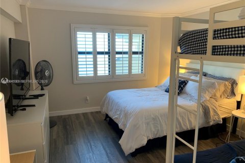 Condo in Lauderdale-by-the-Sea, Florida, 3 bedrooms  № 2068689 - photo 14