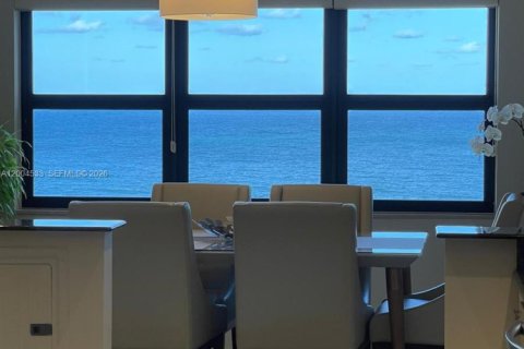 Condo in Lauderdale-by-the-Sea, Florida, 3 bedrooms  № 2068689 - photo 3