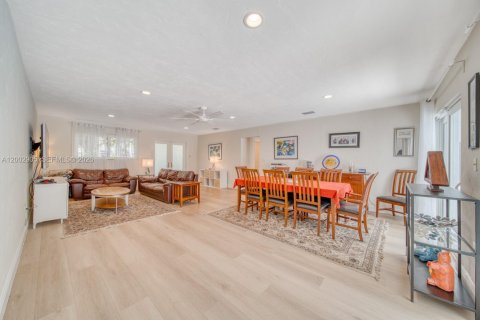 House in Palmetto Bay, Florida 5 bedrooms № 2066511 - photo 12