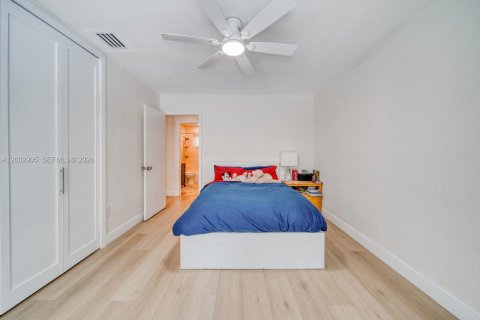 House in Palmetto Bay, Florida 5 bedrooms № 2066511 - photo 27